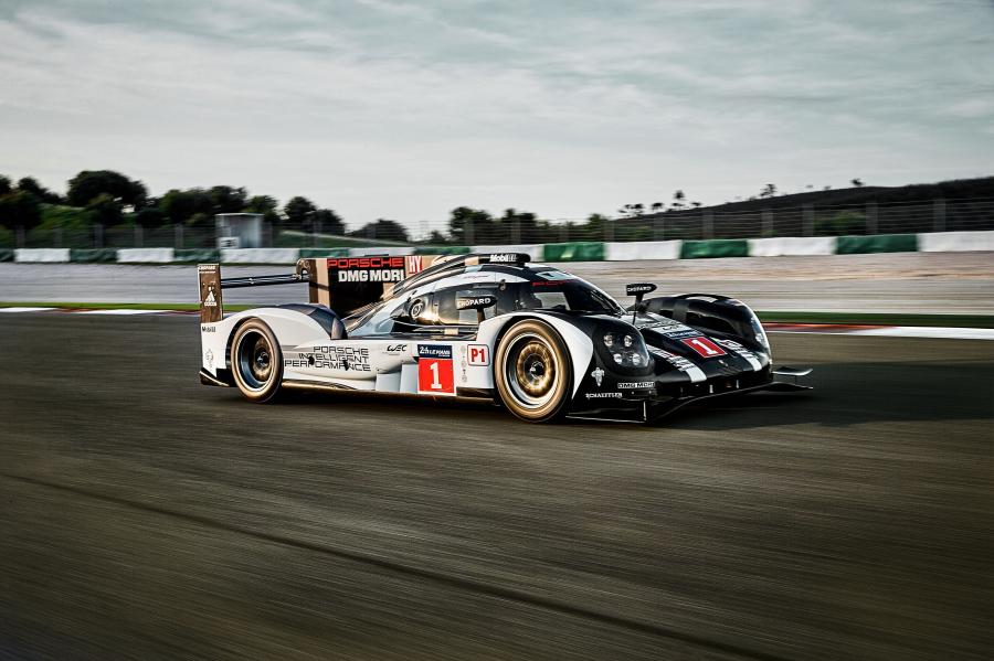  Porsche 919 Hybrid 2016 года  (фото 9 из 21)